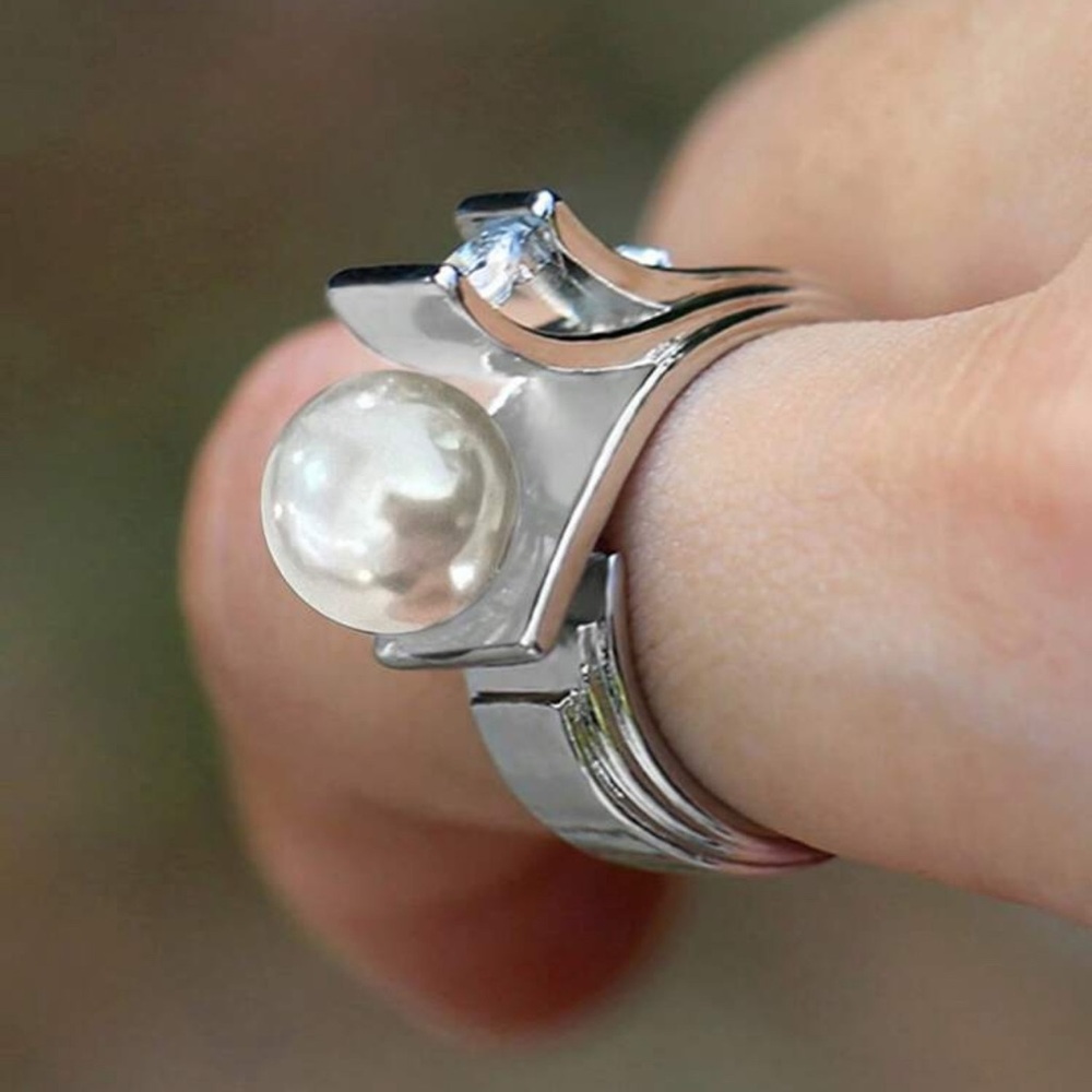 WEDDING RING - Picture 3 of 12
